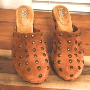 Very Volatile Burnt OrangeSuede Retro 70”Studded Wooden heel wedge clog  6